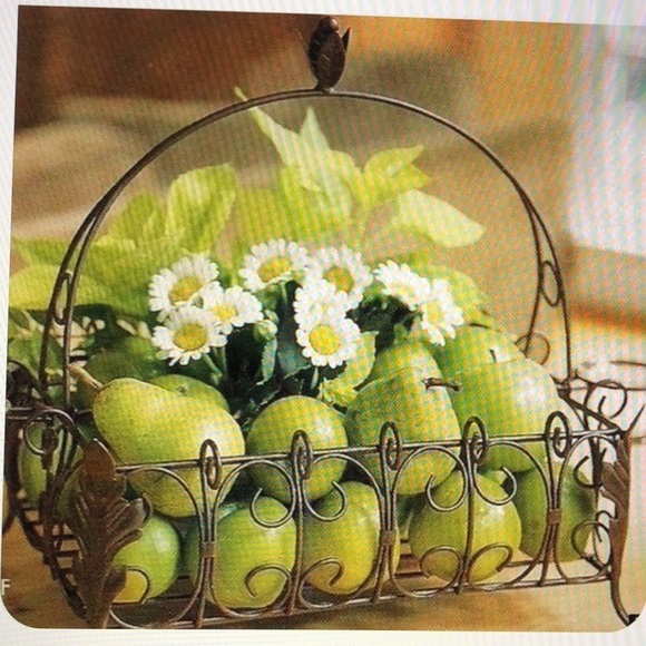 SL@H Acanthus Vintage Handled wire basket with Candle Holders - Picture 1 of 6